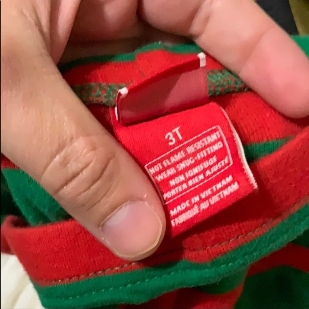 5 for $25🎈Christmas pjs and top